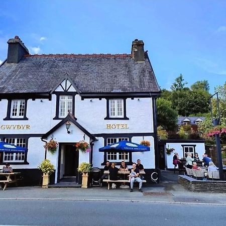 Y Gwydyr Hotel - Dolwyddelan ภายนอก รูปภาพ