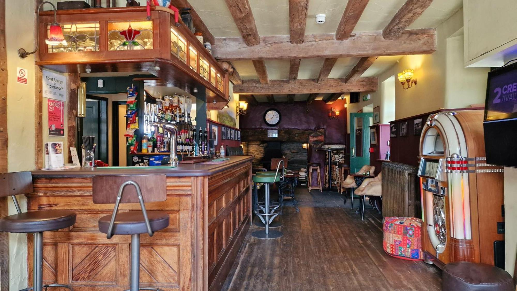 Y Gwydyr Hotel - Dolwyddelan ภายนอก รูปภาพ