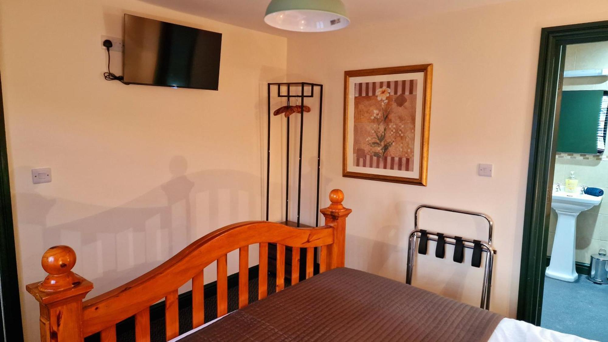Y Gwydyr Hotel - Dolwyddelan ภายนอก รูปภาพ