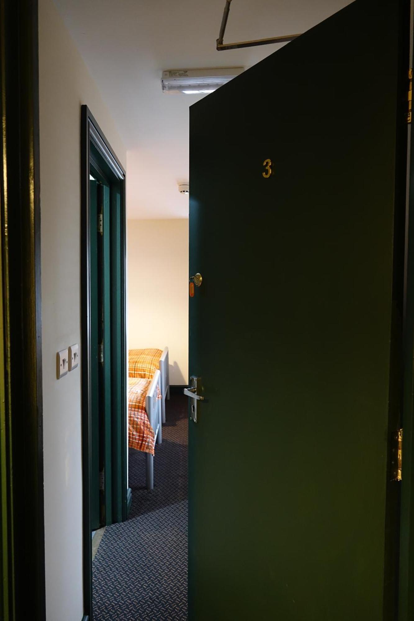 Y Gwydyr Hotel - Dolwyddelan ภายนอก รูปภาพ