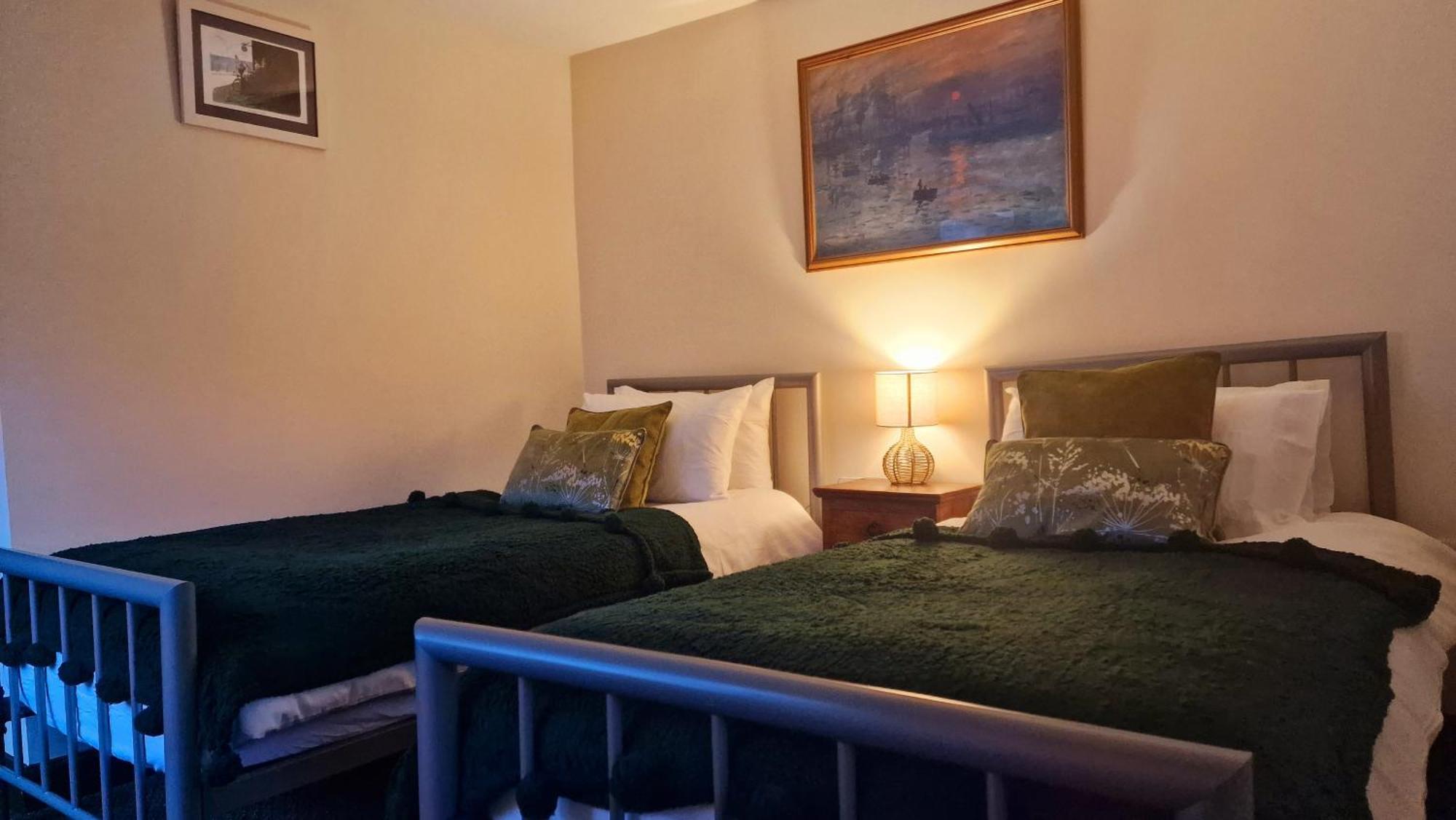 Y Gwydyr Hotel - Dolwyddelan ภายนอก รูปภาพ