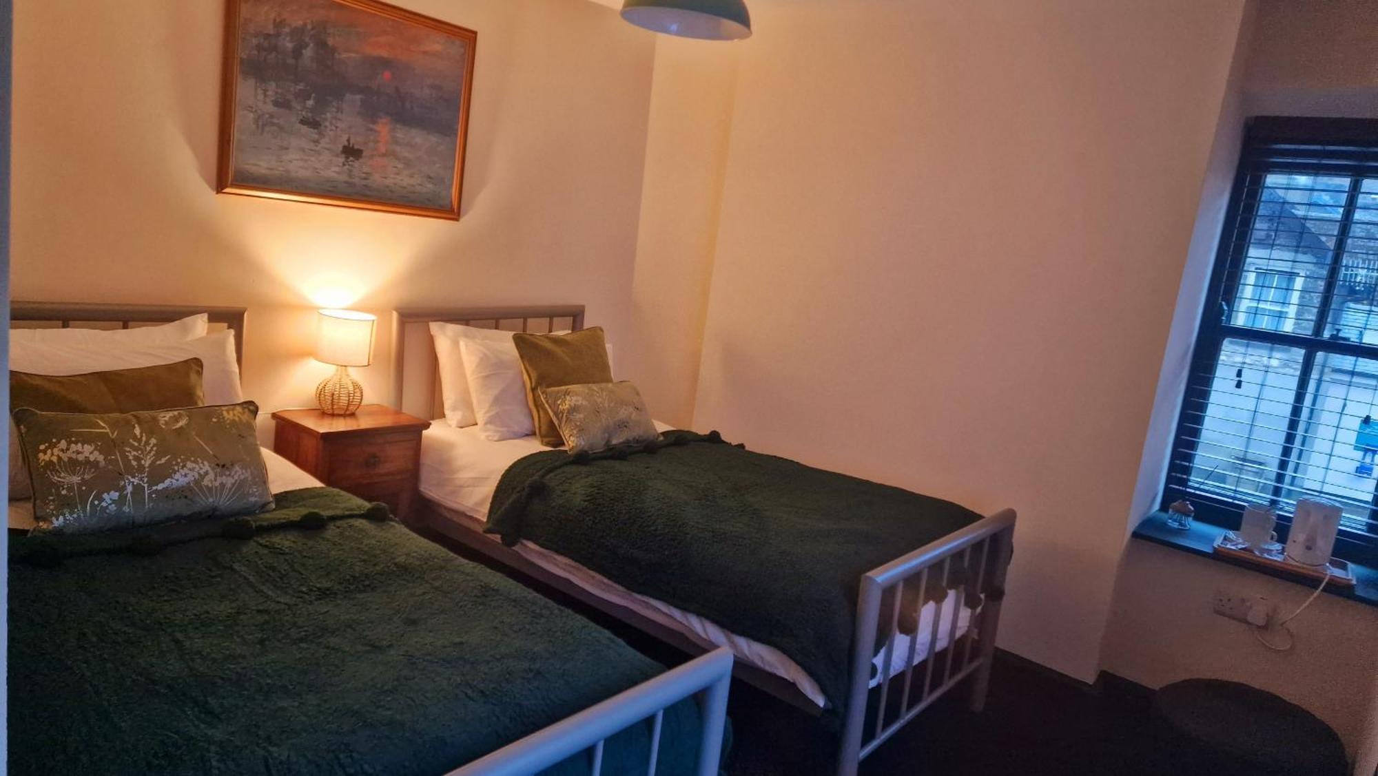 Y Gwydyr Hotel - Dolwyddelan ภายนอก รูปภาพ